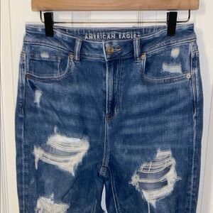 American Eagle Outfitters High Rise Mom Jeans Distressed Size 4
